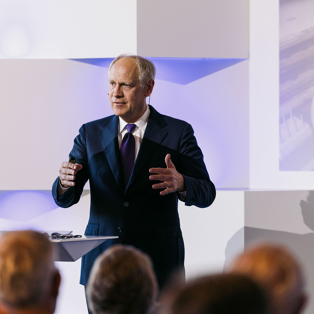 Dr. Hendrik Leber spricht bei einer Veranstaltung von valuefonds.
